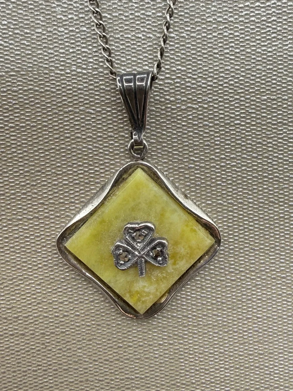 Vintage Irish Sterling Silver Connemara Marble Shamrock Pendant Necklace 17.5”